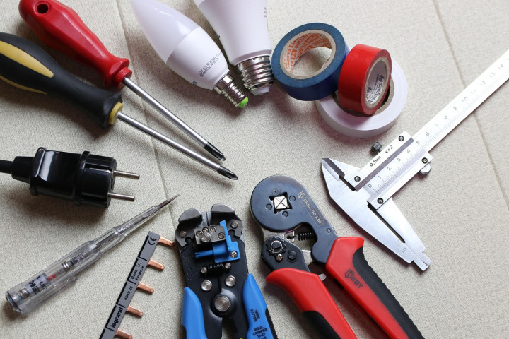 electrician wiring cables